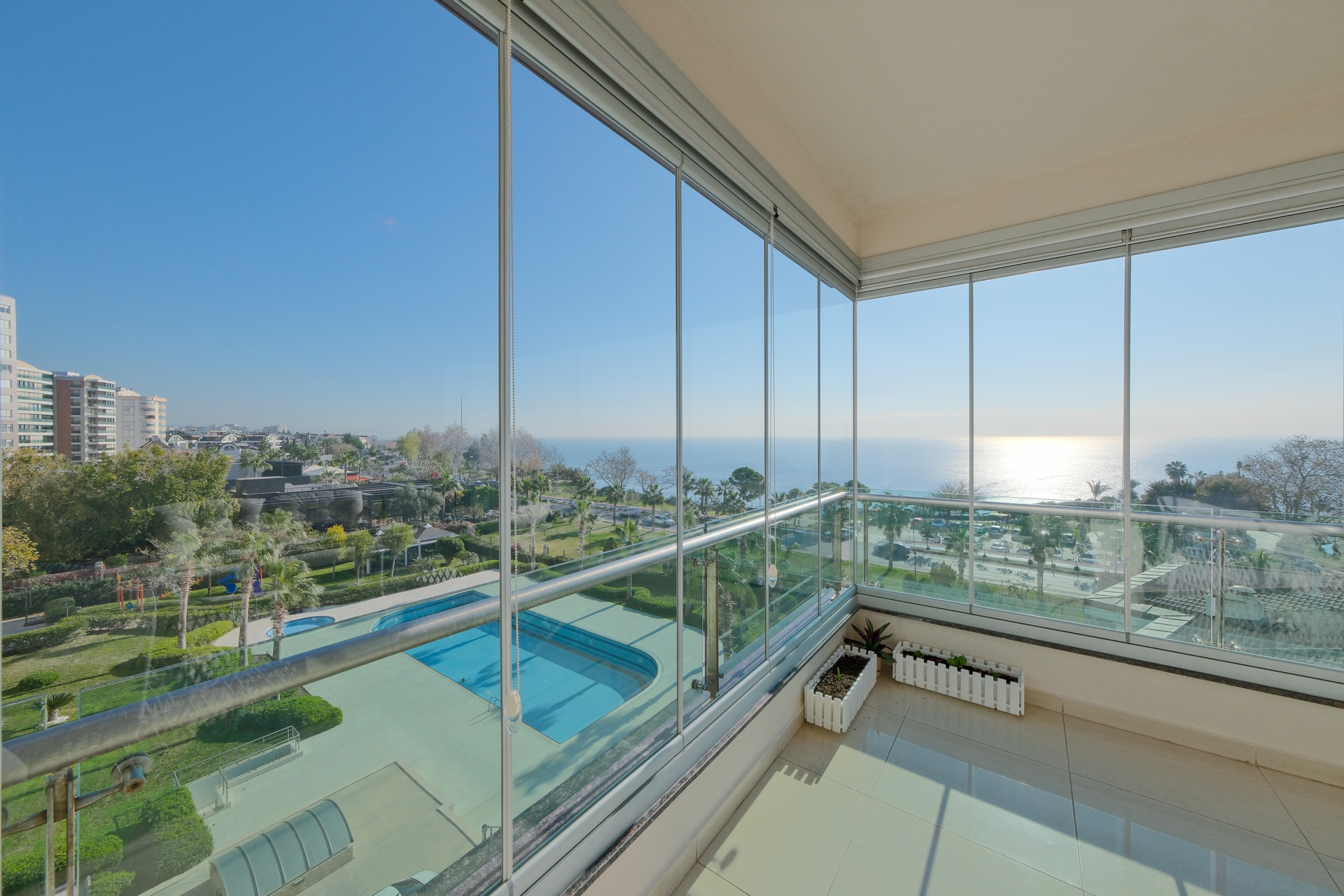 Lüx Perdeli Sistem Uygulama