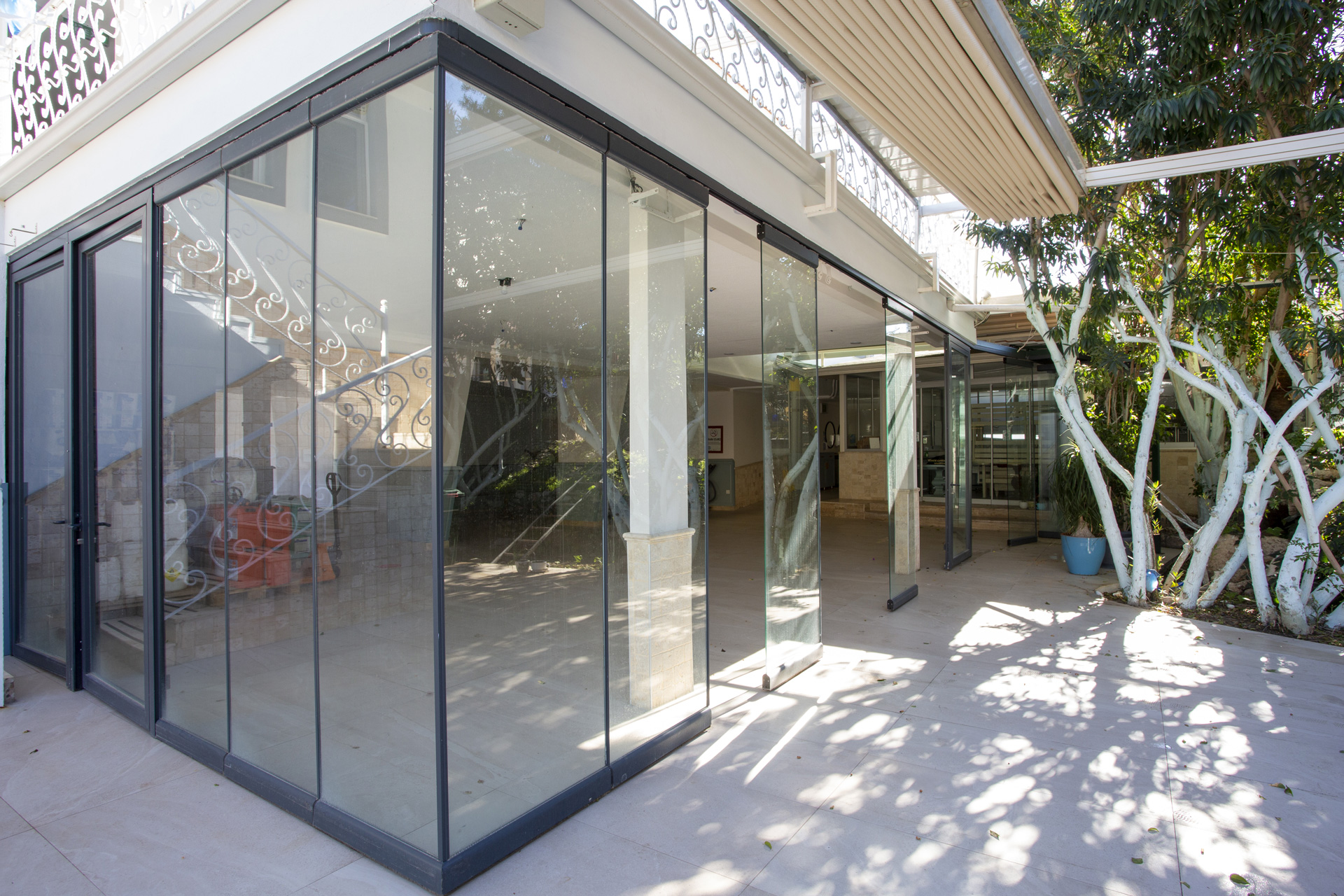 Premium Askılı Vitrin Sistem